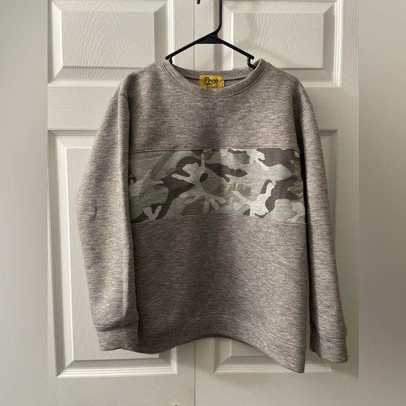 Prep grey and camo sweater - Picture 1 of 7
